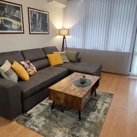 Apartment Sea Garden Idm